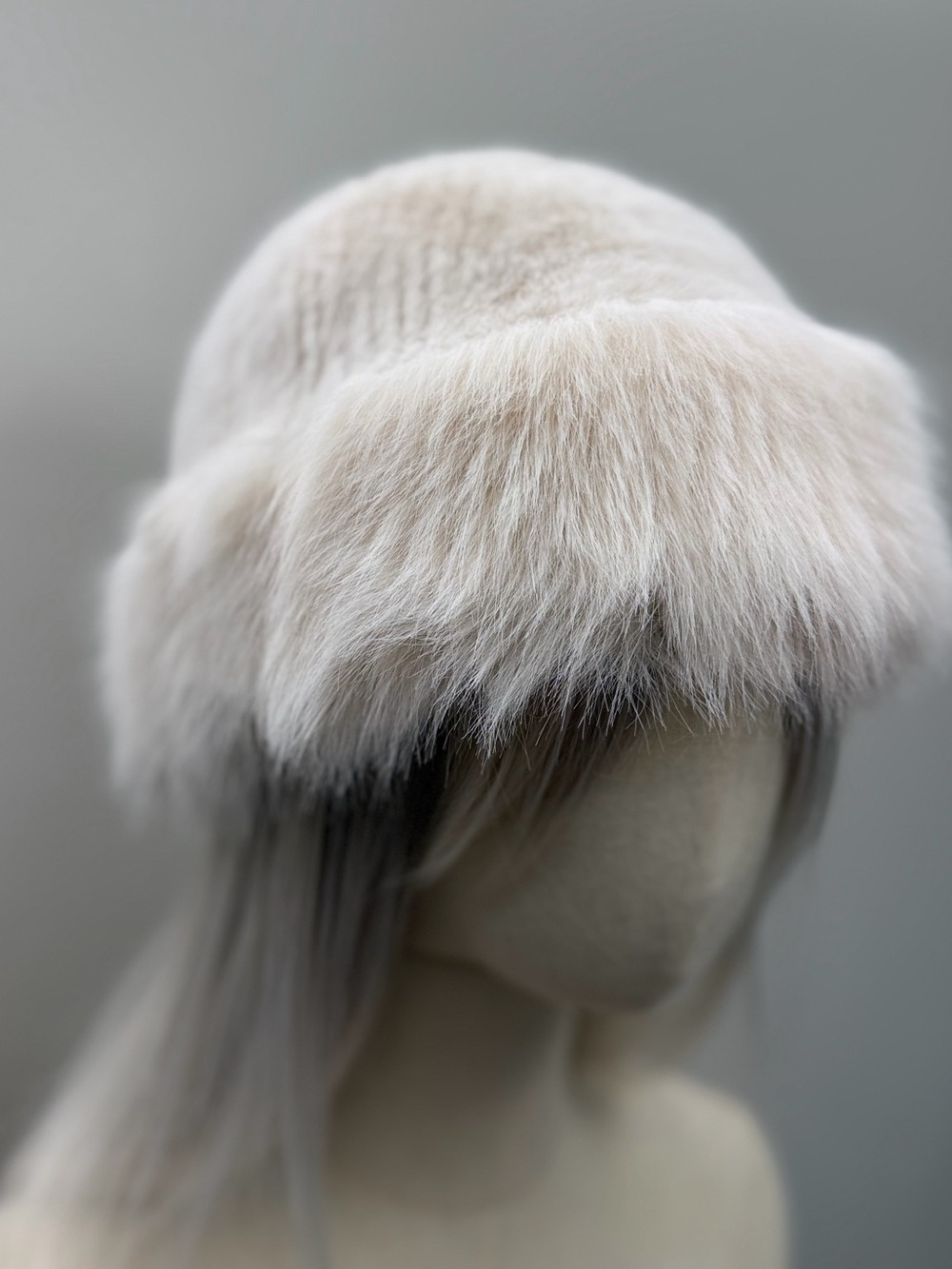 White Faux Fur Bucket Hat Soft Fluffy Plush Winter Y2K Fuzzy Statement Hat - Picture 2 of 5